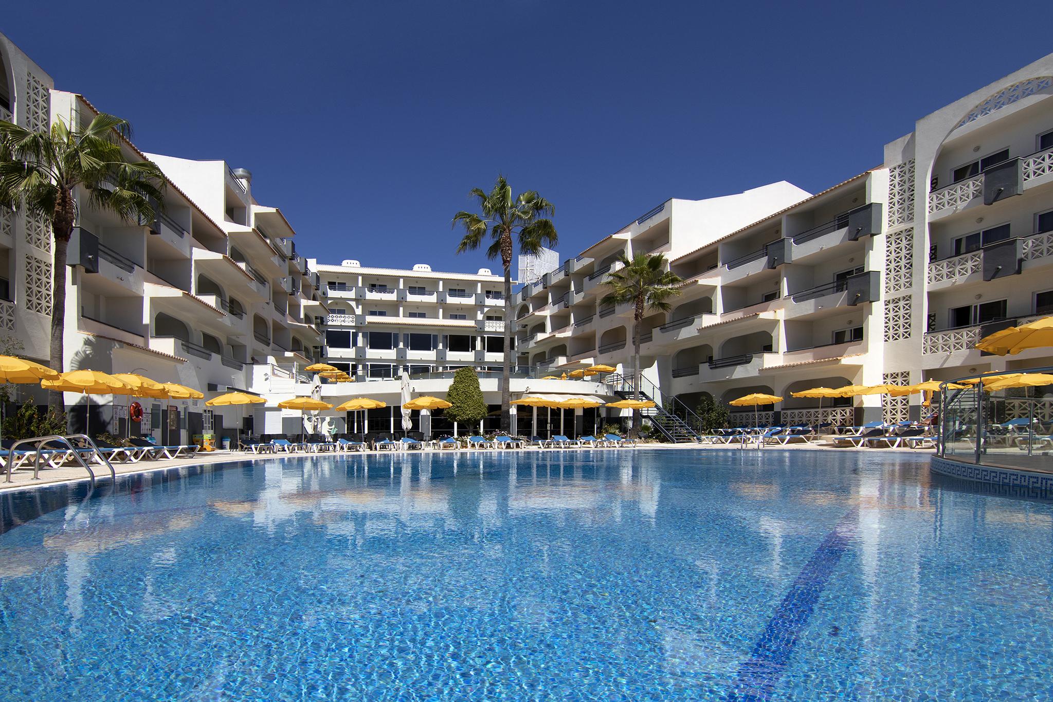البوفيرا Luna Miramar Club المظهر الخارجي الصورة